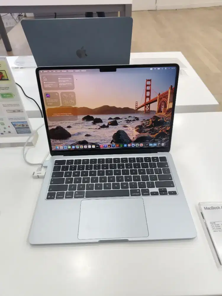 Promo Cicilan Pakai Home Credit MaceBook Air 13.6 inci 16/512GB