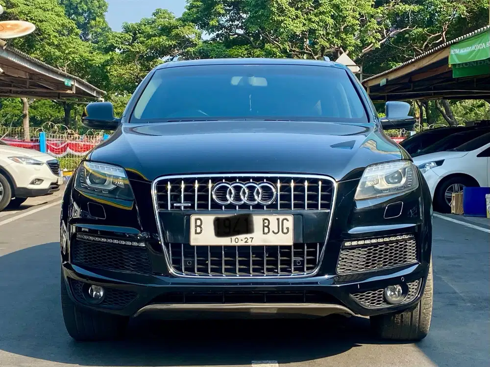 AUDI Q7 3.0 TFSI AT HITAM 2012