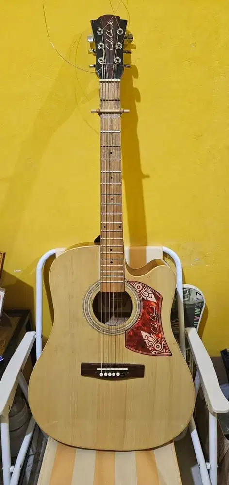 Gitar akustik COLE CLARK. Murah aja.. Minus dikit