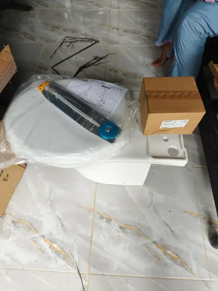 Kloset toilet duduk TOTO TYPE CW638J BARU