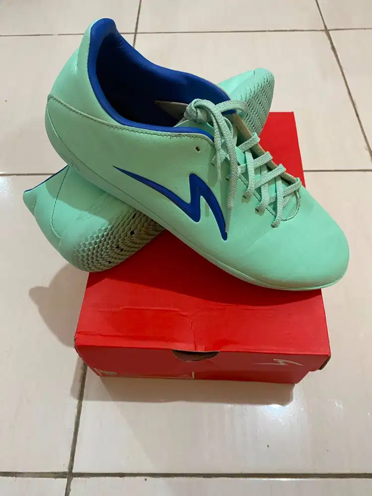 Sepatu Specs Esseror Size 44