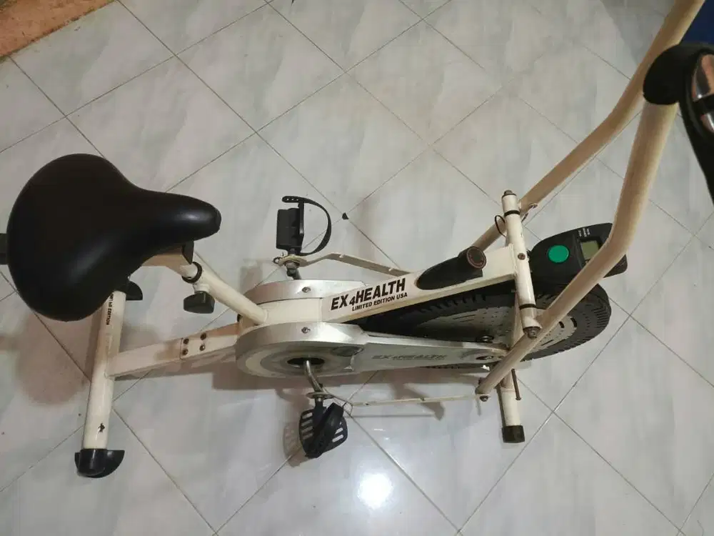 Sepeda Statis Bekas Layak Pakai