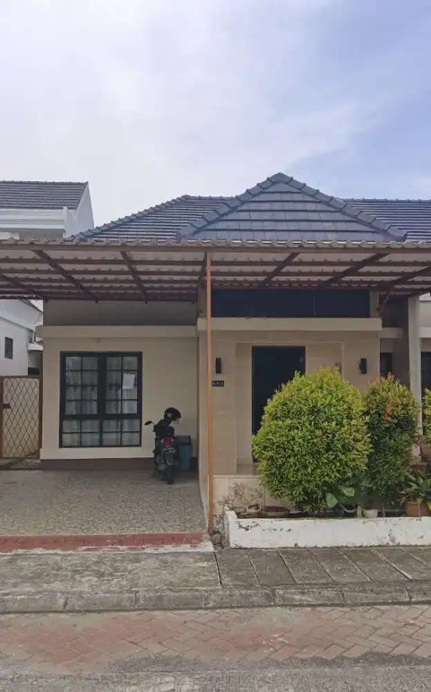 Disewakan rumah tinggal yang aman dan nyaman