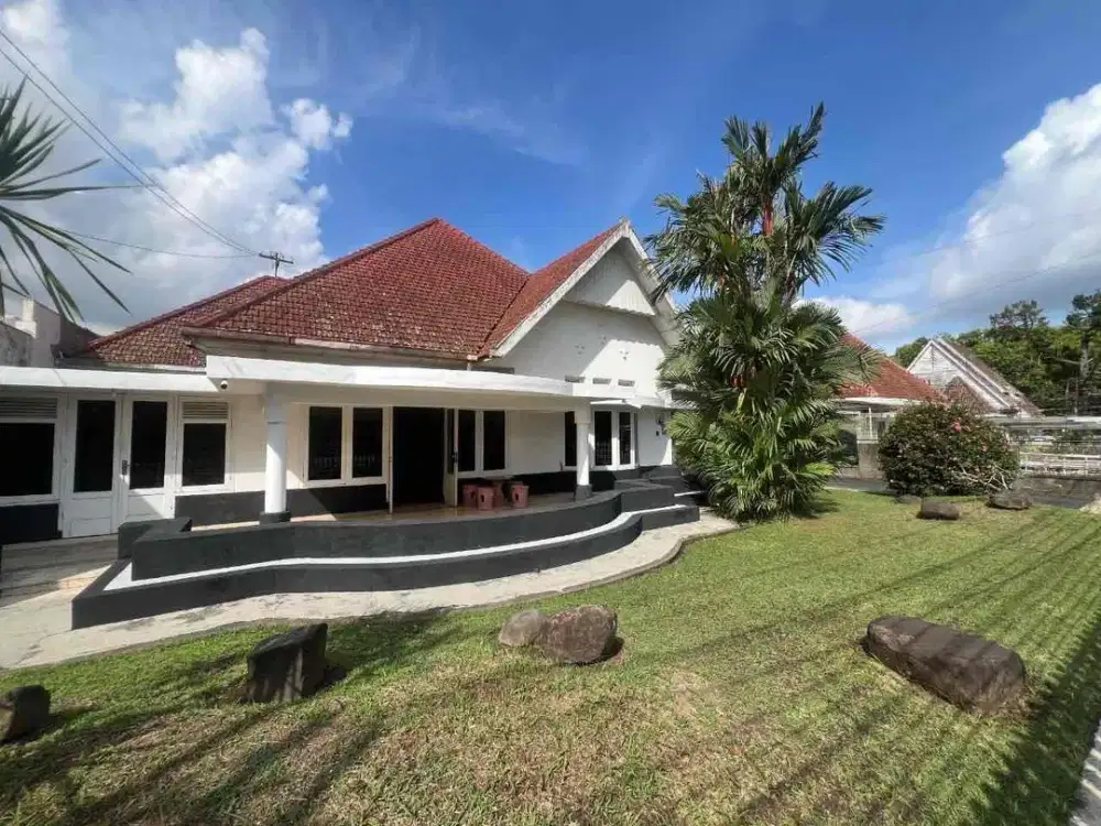 DIJUAL RUMAH RARE ITEM KOLONIAL BELANDA VINTAGE DI DEMPO BOULEVARD, MALANG