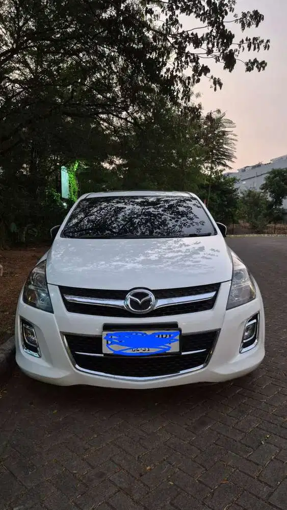 Mazda 8 2012 Bensin