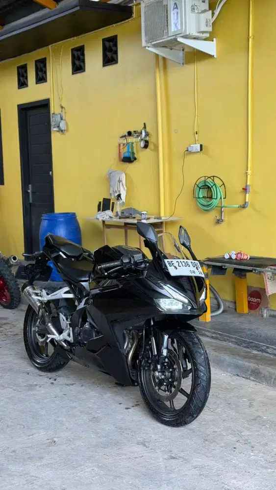 Cbr 250 Rr like new km 5 ribu