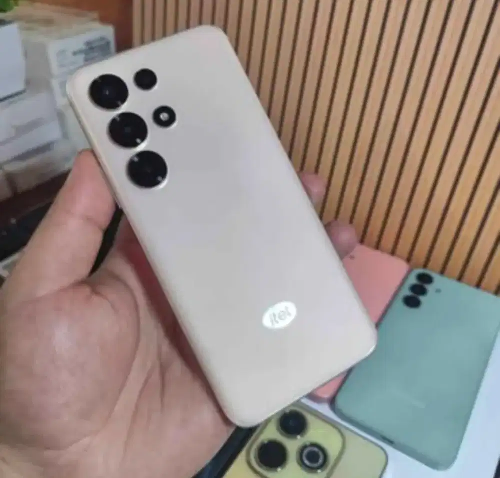 Itel S26 ultra 8/256 mulus layar lengkung,hp+cas