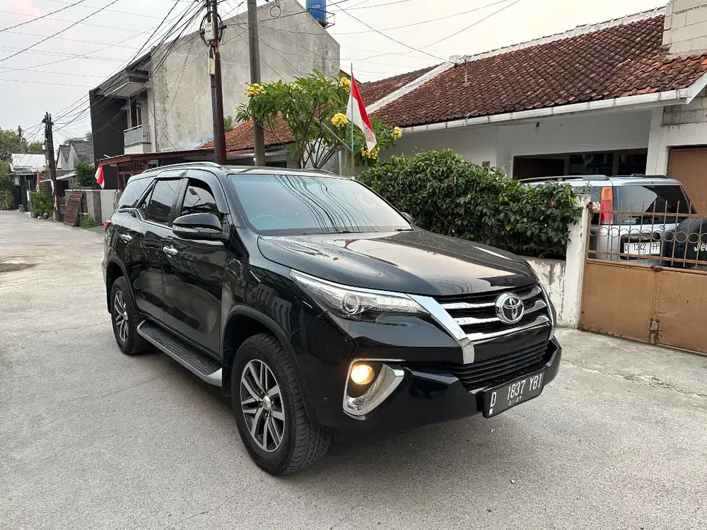 Fortuner VRZ 2016 kM 70 ribu Toyota diesel matic solar inova pajero V
