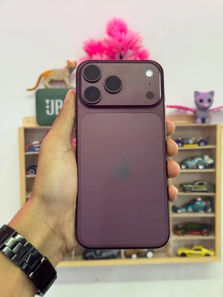 Iphone 18 promax 256gb burgundy second like new resmi iBox