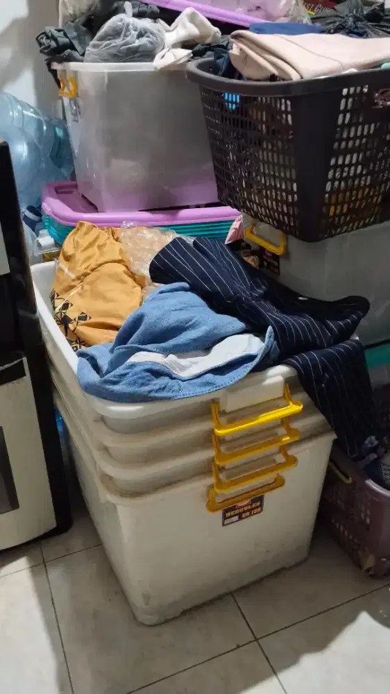 Di jual kontener plastic 150L