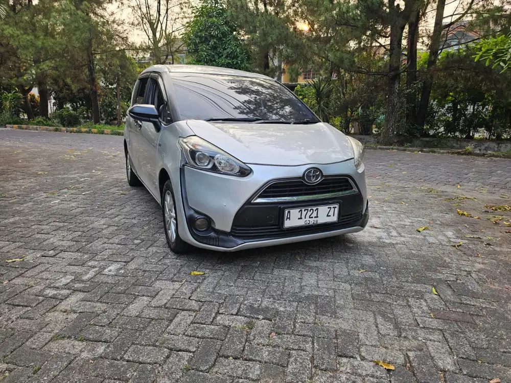 Toyota Sienta G 1.5 AT 2018