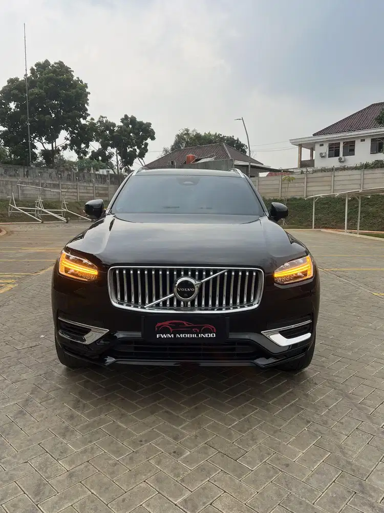 Volvo xc90 T8 AWD recharge hybrid 2.0 AT 2023 hitam, istimewa, low km