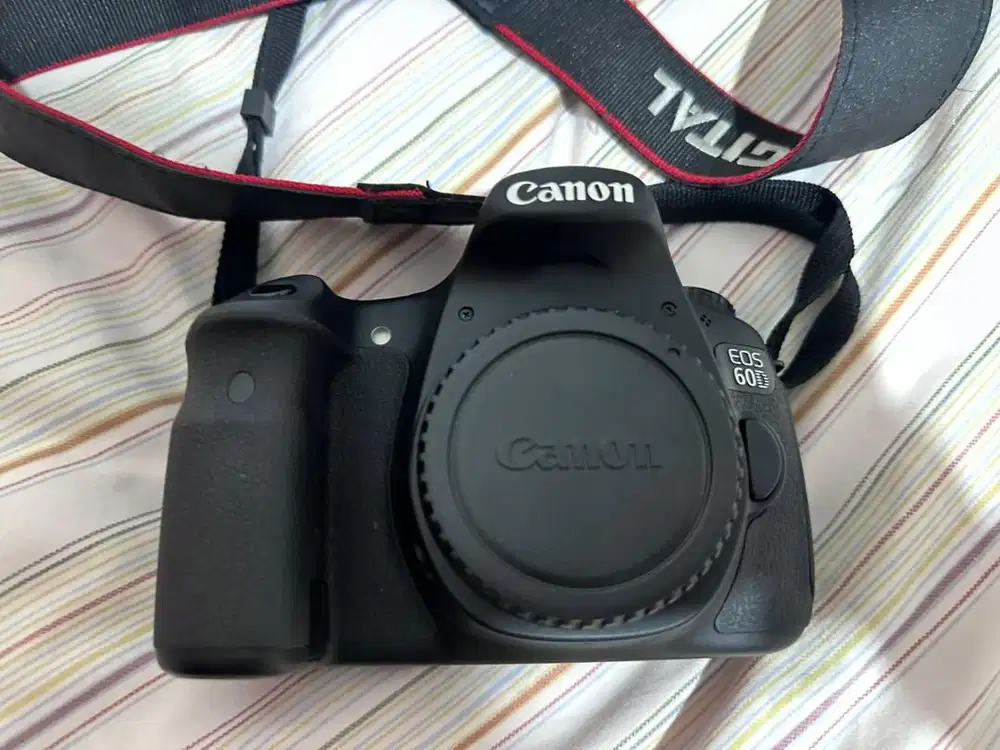 Canon 60D + Lensa Tamron 18-200mm Kondisi Bekas, Tidak Nego