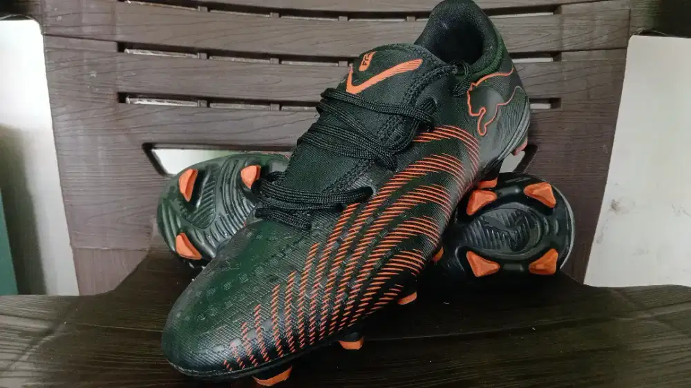 SEPATU BOLA PUMA FUTURE