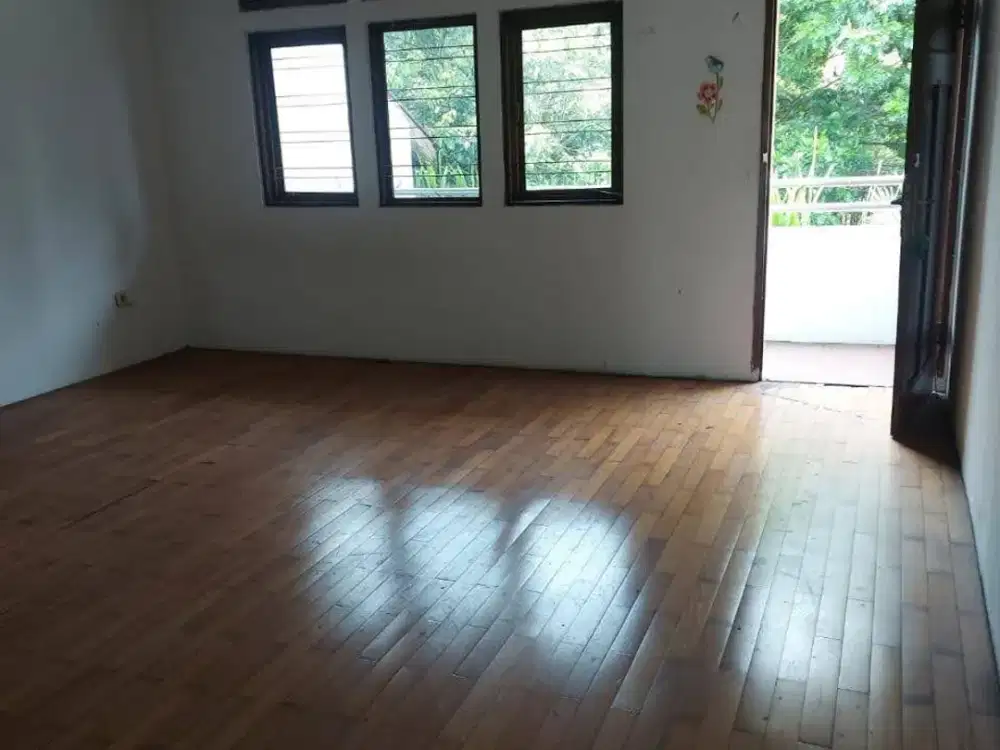 TERMURAH DIJUAL RUMAH 2 LANTAI SIAP HUNI NYAMAN LOKASI DI SERSAN BAJURI BANDUNG