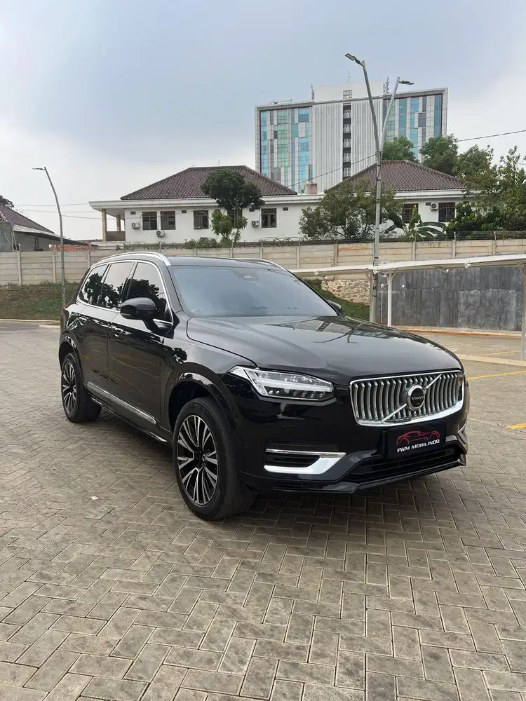 Volvo xc90 T8 AWD recharge hybrid AT 2023 mewah, mulus, terawat,murmer