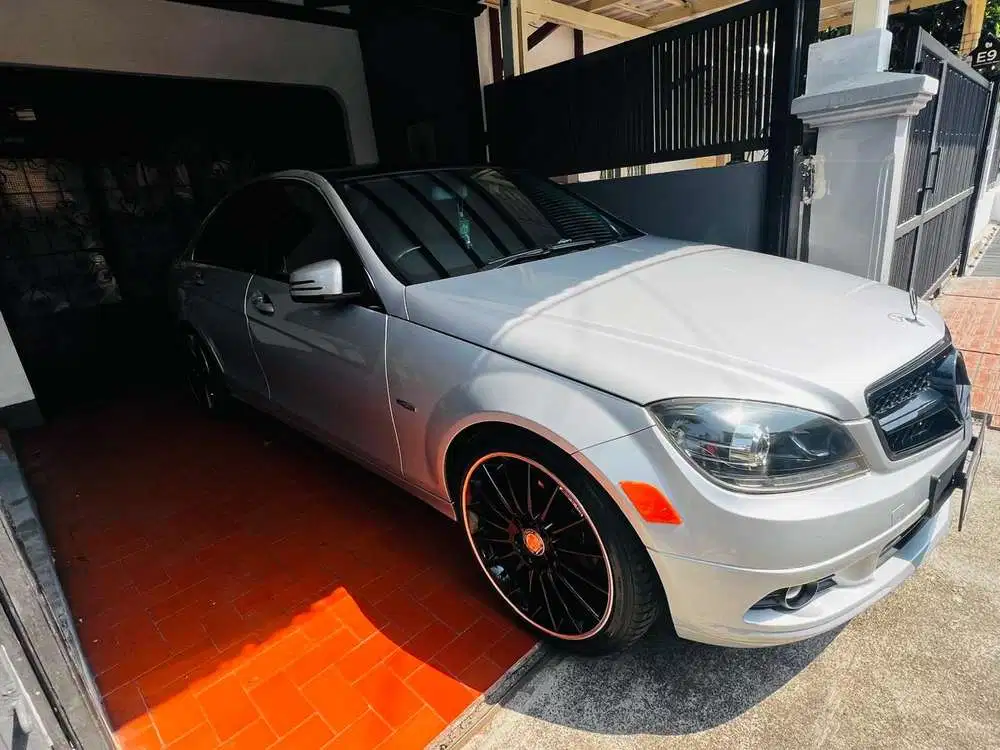 Mercedes-Benz C200 2010 Bensin