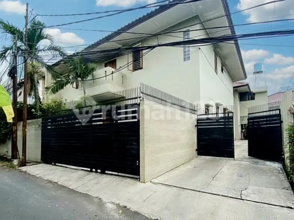 Dijual Rumah Luas Terawat Strategis Di Clandak Jakarta Selatan