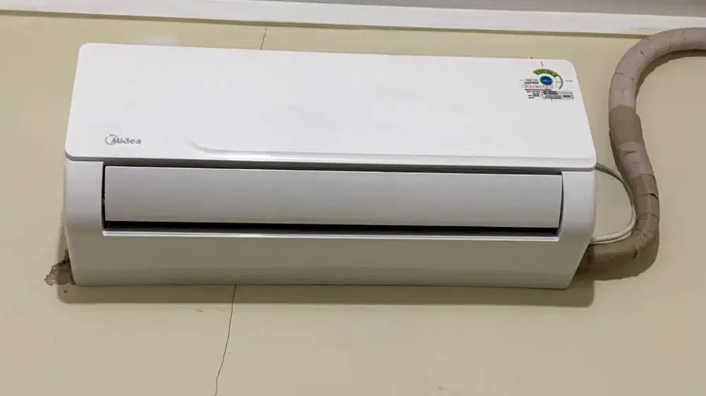 AC Midea 1/2 PK