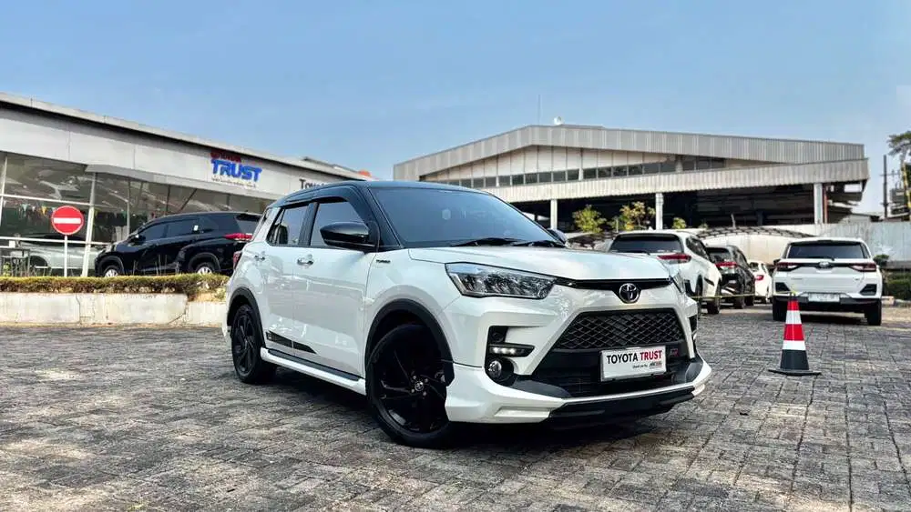 [ Flashsale Low KM ] Toyota Raize GR 1.0 Turbo Twotone 2023 Istimewa