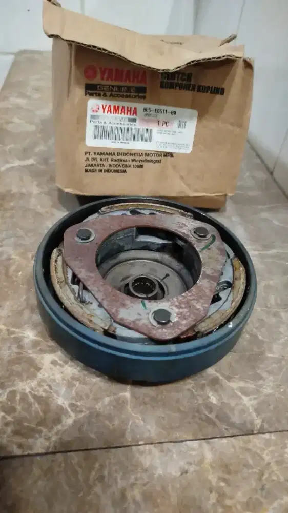 mangkok dan kampas ganda dan shok motor aerox