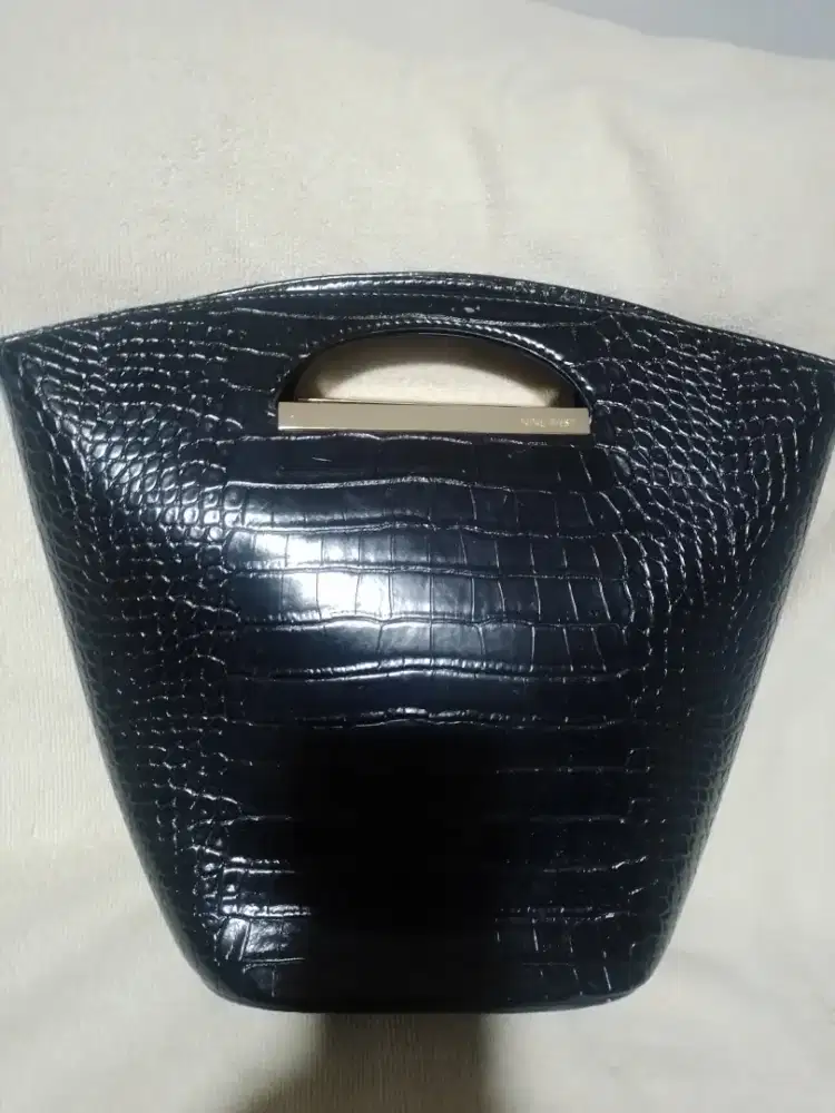 Bucket Bag Nine West
