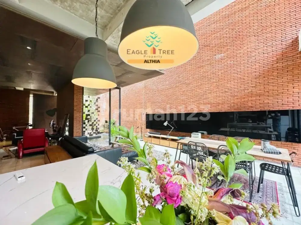 Rumah 3 Lantai Industrial Modern Lokasi Pesanggrahan Jaksel