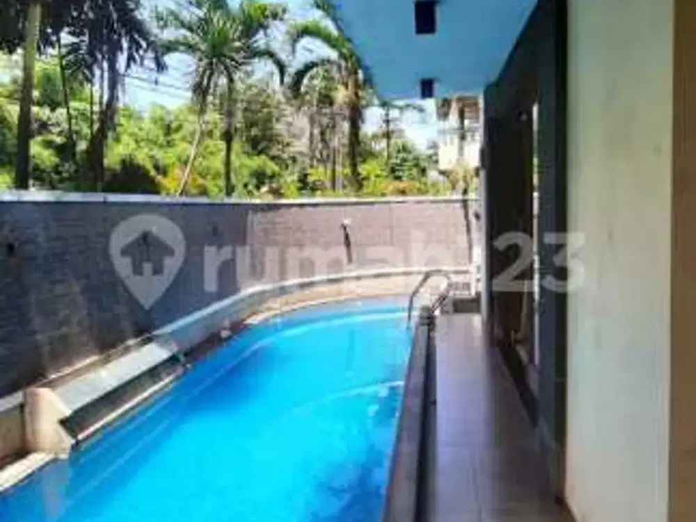 Rumah Dijual Hook 2 Lantai Dengan Swimming Pool Di Pesanggrahan