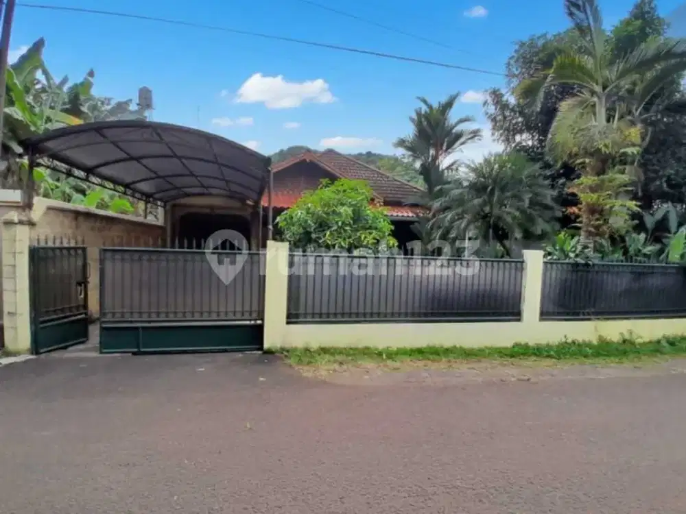 Dijual Rumah Luas Asri Strategis Dekat MRT Lebak Bulus