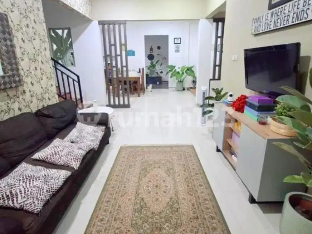 Dijual Rumah 2Lantai Rapi Siap Huni Dalam Cluster di Graha Raya