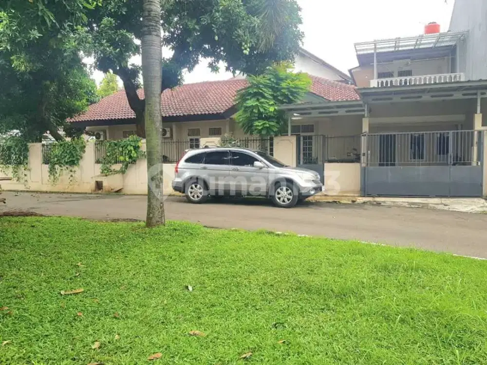 Rumah Luas Hoek Dijual Lokasi Strategis di Vila Melati Mas Bsd