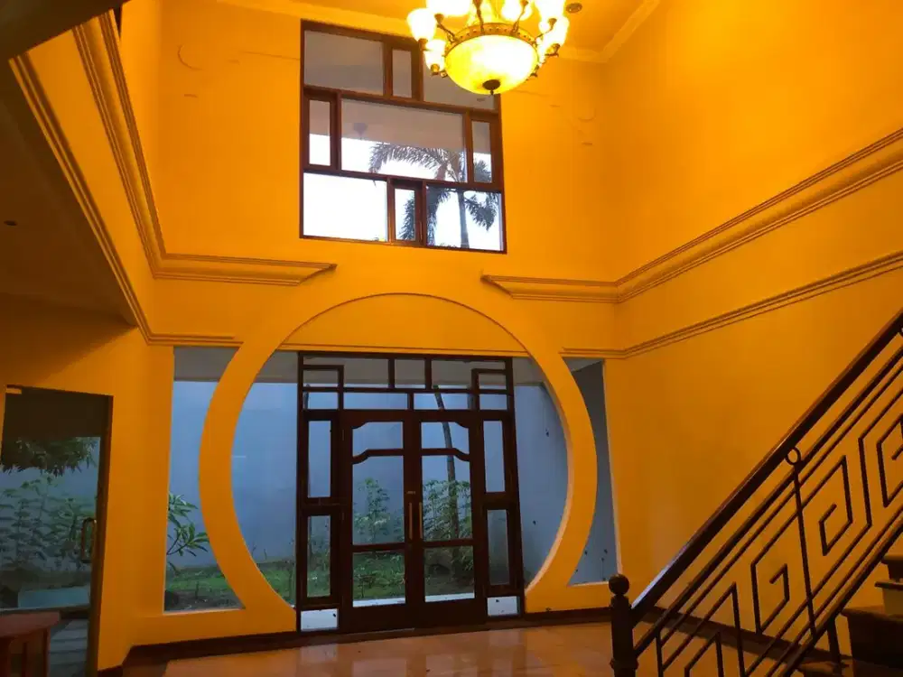 2 Lantai Rumah Villa Bukit Regency Pakuwon Indah