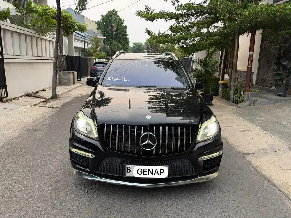 Mercy gl 400 tahun 2015 hitam kondisi like new sangat istimewa
