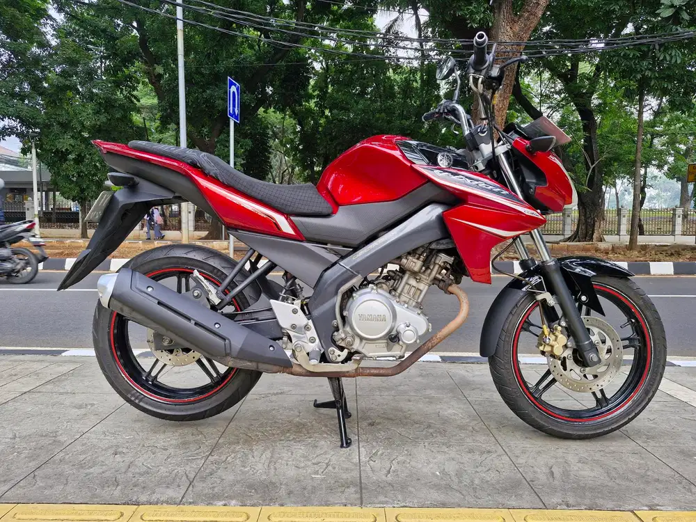 DIJUAL CASH YAMAHA VIXION NVL 150 THN 2013 PJK IDUP SIAP PAKAI