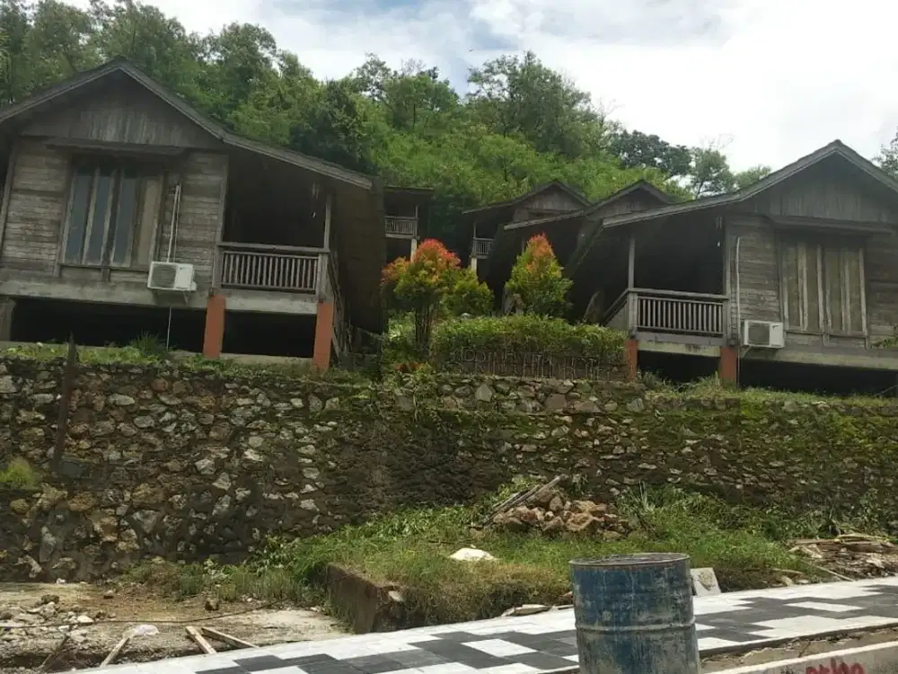 For Sale Ex Cottage di Labuan Bajo dengan konsep Villa Kayu Lokasi Super Strategis