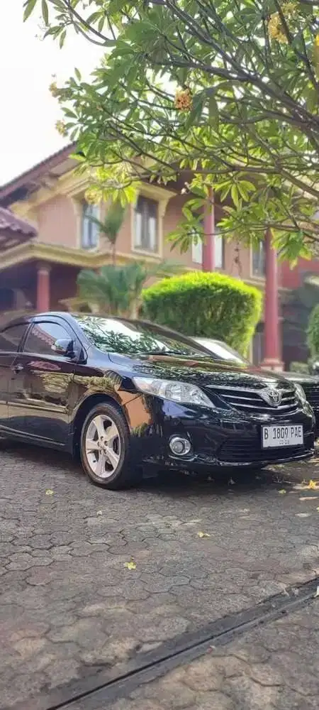 toyota corolla altis (2013)