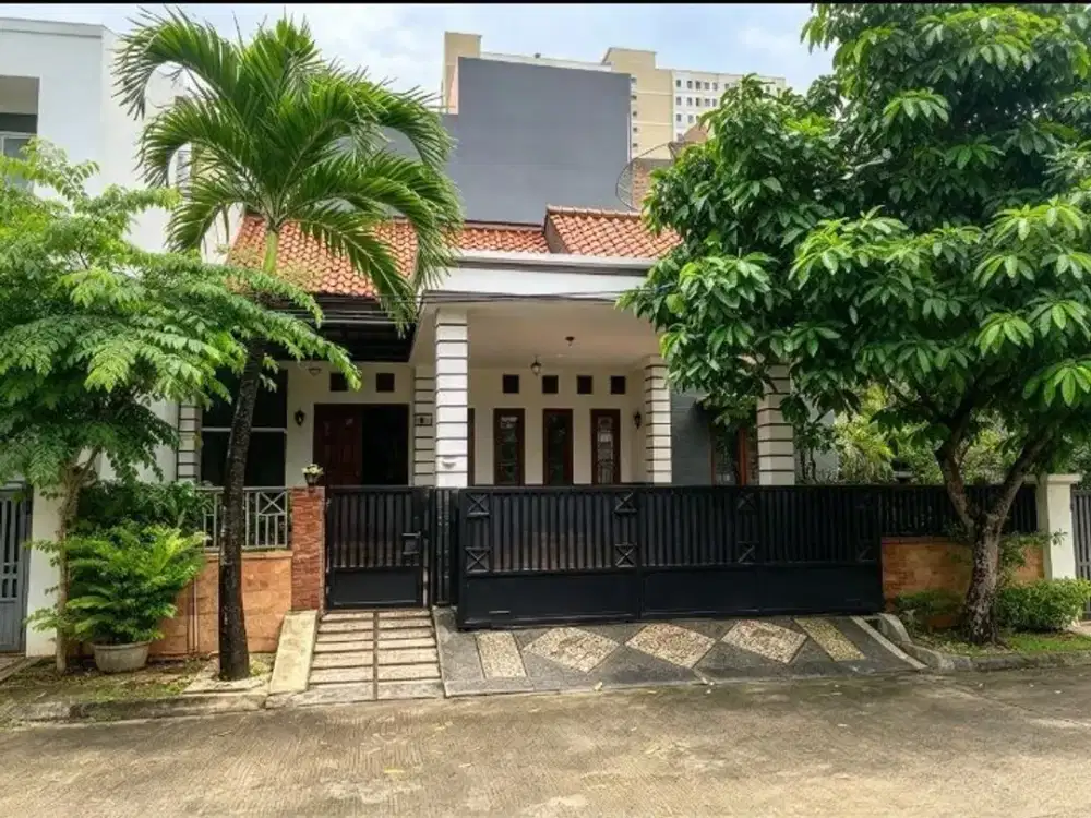 Dijual Rumah 2 Lantai SHM di Perum Jatinegara Indah Jakarta Timur