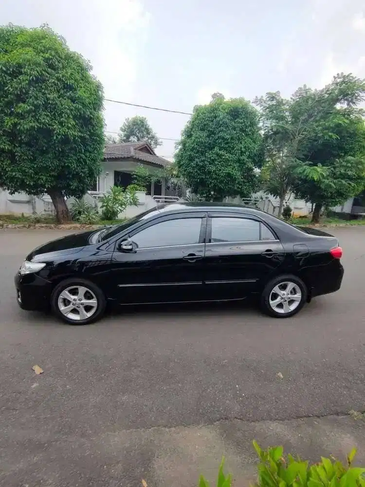 toyota corolla altis (2013)