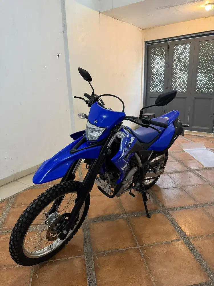 Dijual Motor Trail Yamaha WR 155R baru 70km LIKE NEW!