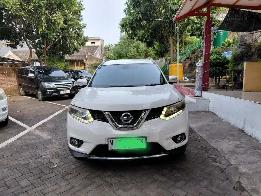 Nissan xtrail T32 2.5 tahun 2017 Putih AT Plat W
