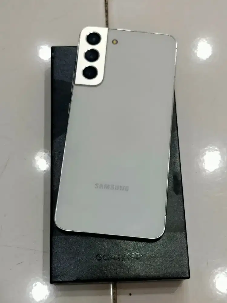 Samsung galaxy S22+ 8/256
