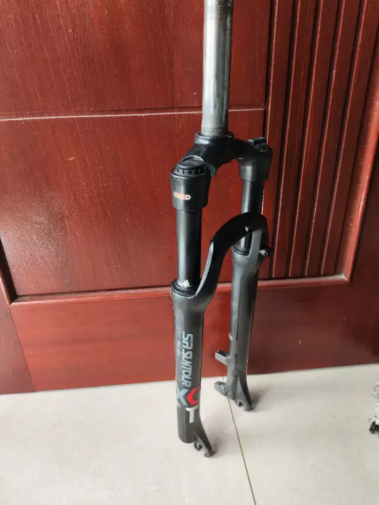 Fork 26 suntour xct travel 100 minus lock