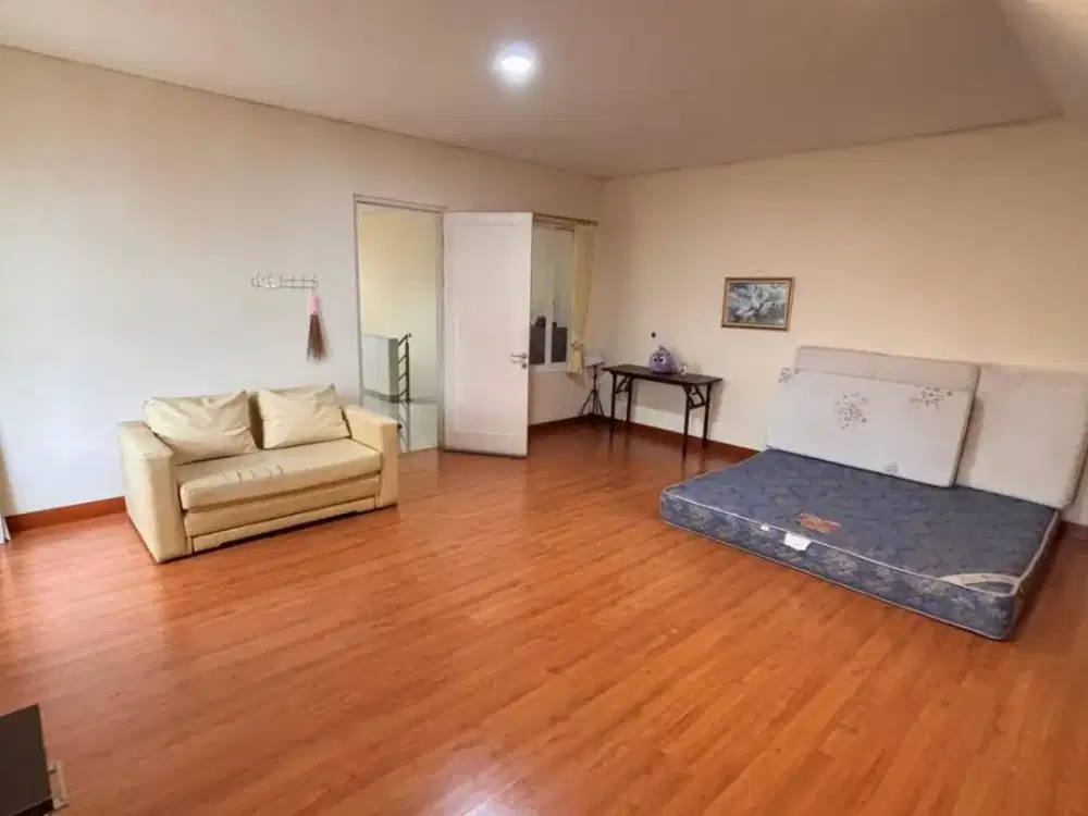 Dijual Rumah 3 Lantai Siap Huni Fully Furnished Jakarta Pusat