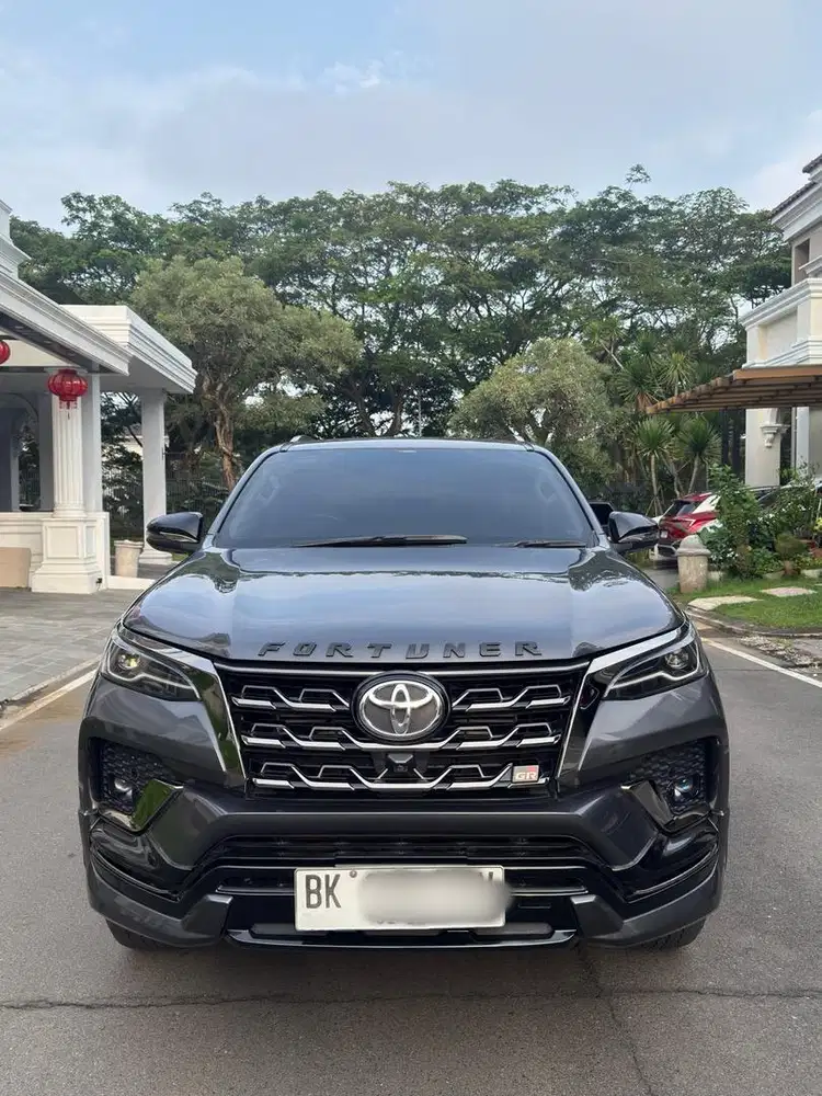 Toyota Fortuner GR Abu-Abu 2022