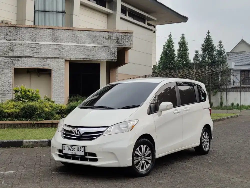 Freed SD 2013 Putih Ac Double Original