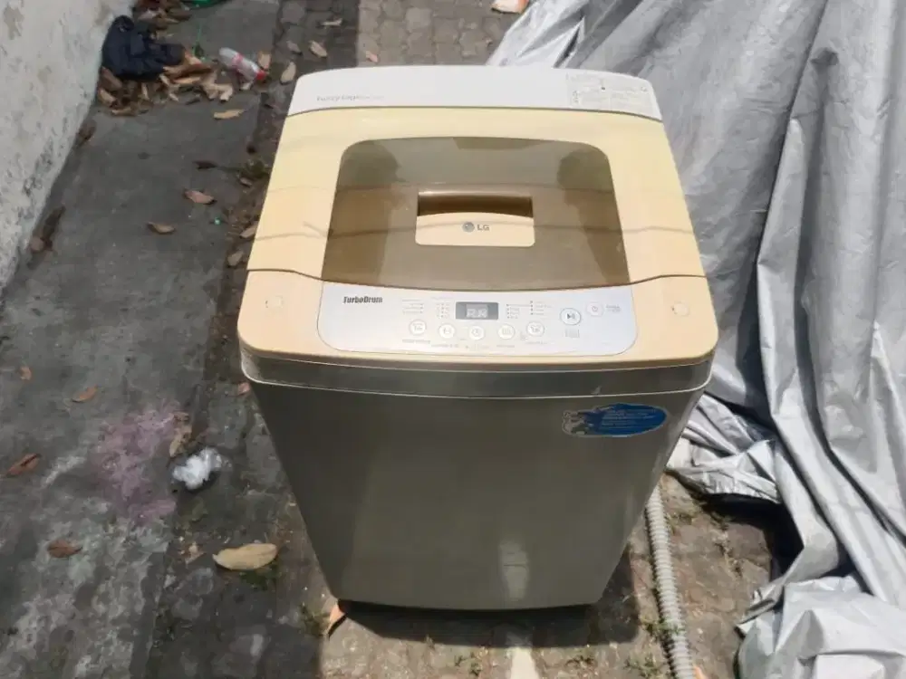 Mesin Cuci LG 8KG Top Loading bagus normal