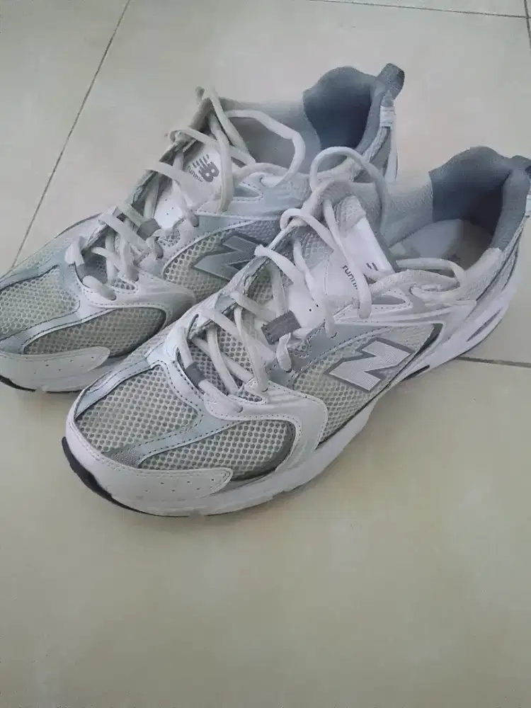 Sepatu NB 530 size 44