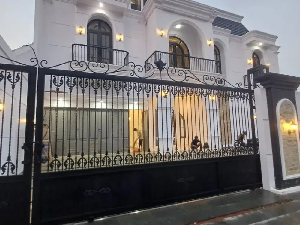 RUMAH BARU MEWAH AMERICAN CLASSIC DI JATIPADANG JAKARTA SELATAN