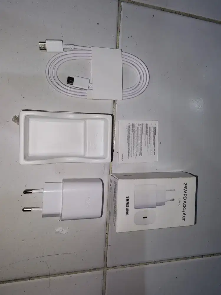 CHARGER + KABEL samsung 25w (SUPER FAST CHARGING) ORI bawaan dari hp