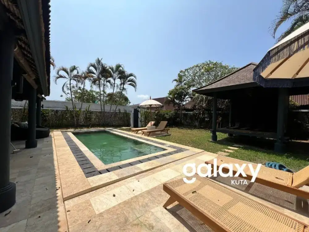 SPASIOUS VILLA LARGE POOL FOR SALE / RENT IN KAHURIPAN UNGASAN BADUNG